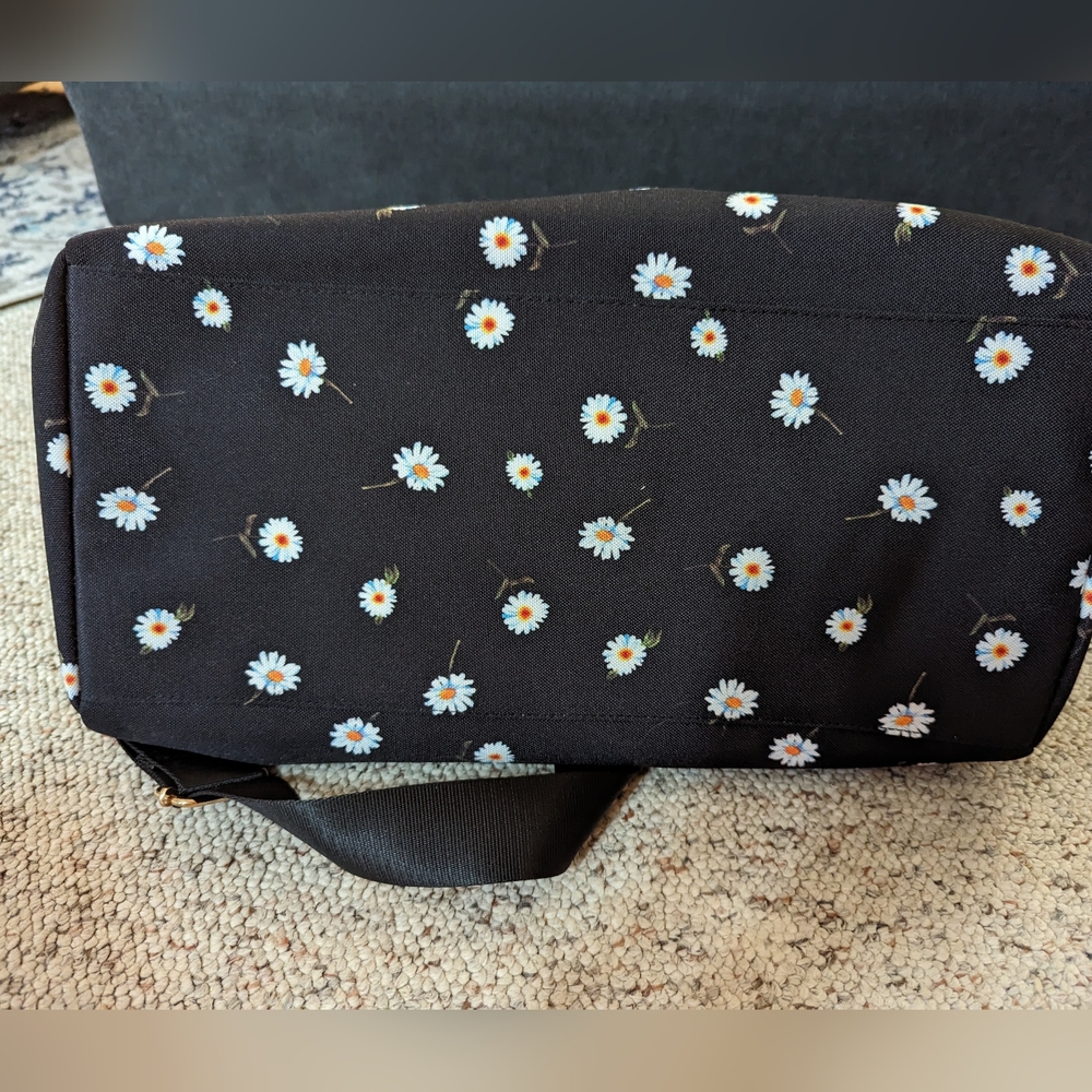 ALICE + OLIVIA Daisy Floral Duffle Overnight Weekender Travel Bag Black - Picture 13 of 15